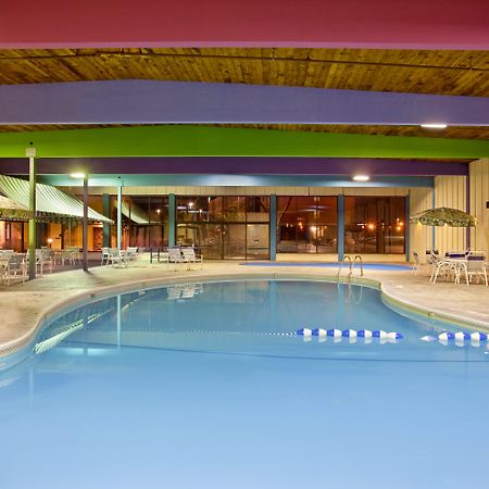 Holiday Inn Rockford By Ihg Экстерьер фото