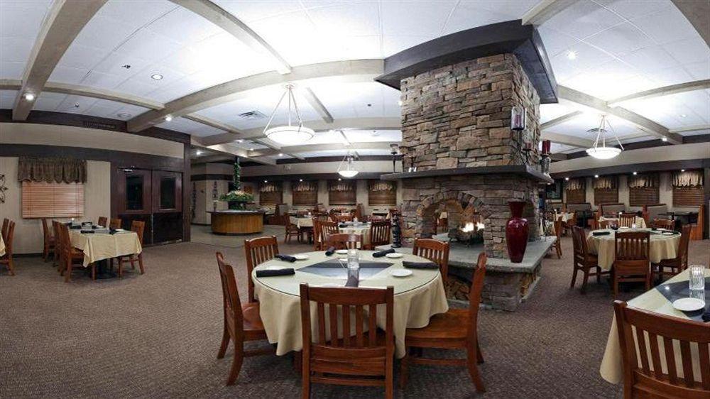 Holiday Inn Rockford By Ihg Экстерьер фото