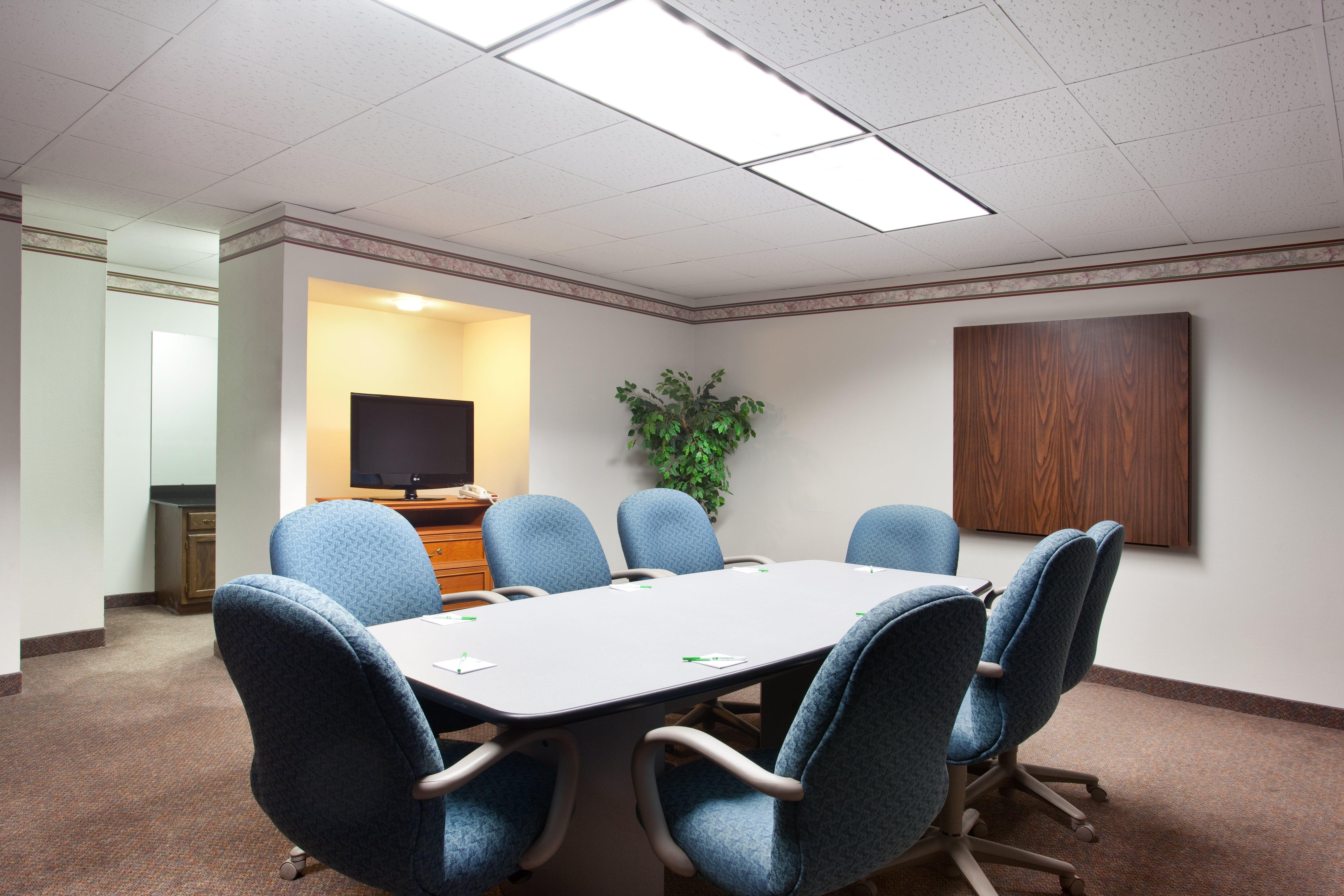 Holiday Inn Rockford By Ihg Экстерьер фото