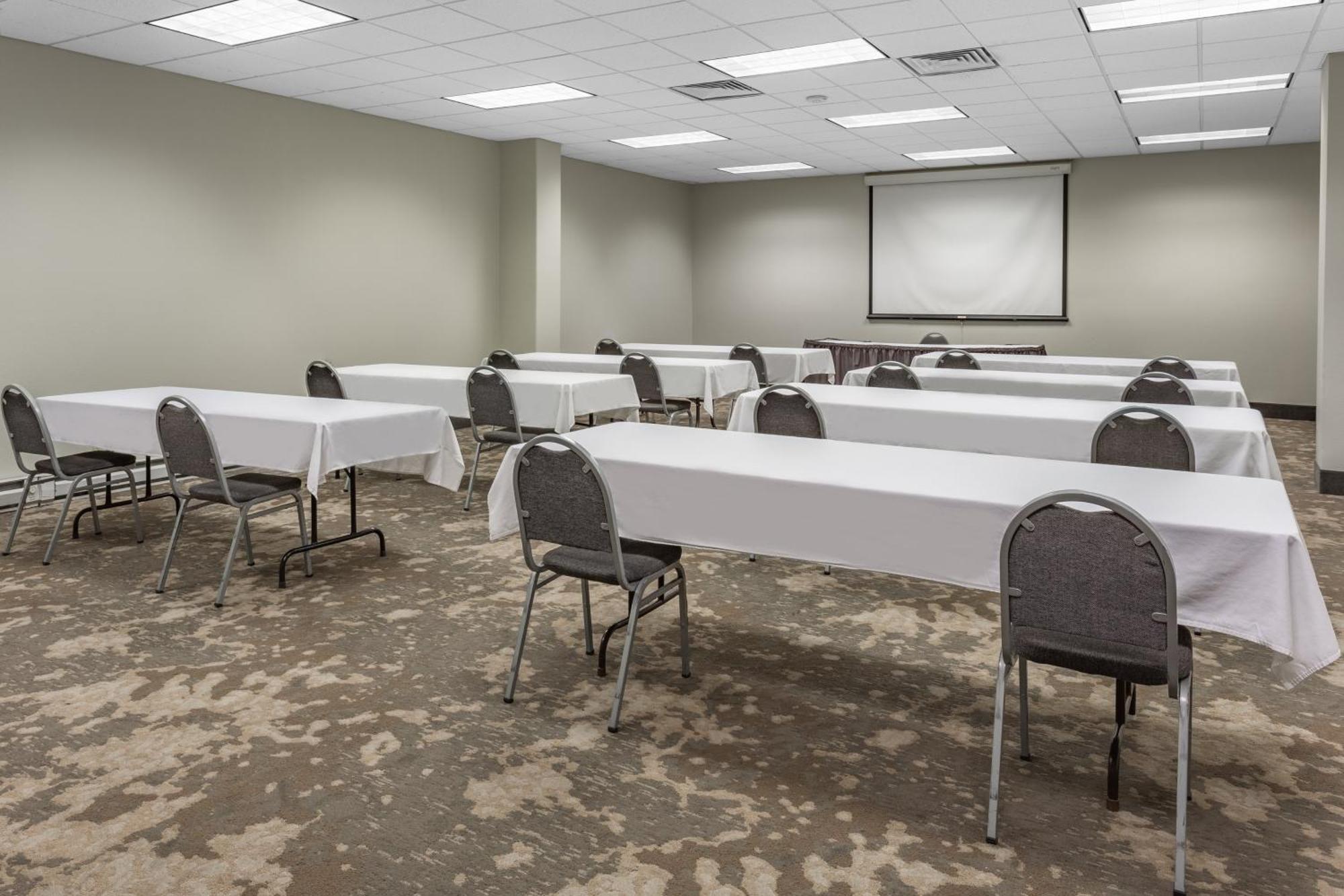 Holiday Inn Rockford By Ihg Экстерьер фото