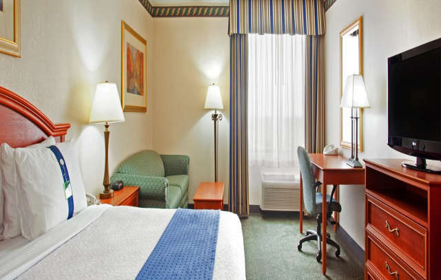 Holiday Inn Rockford By Ihg Экстерьер фото