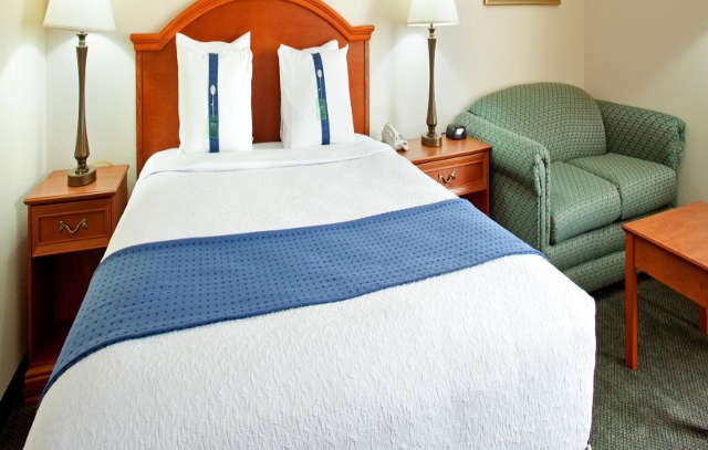 Holiday Inn Rockford By Ihg Экстерьер фото